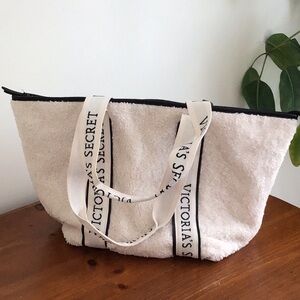 VICTORIA'S SECRET Tote Bag Sherpa Faux Fur Ivory Plush Zip Top